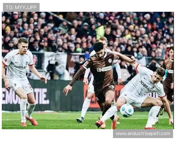 多特防线持续不稳,对欧冠资格竞争形成阶段性影响 多特防线持续不稳,对欧冠资格竞争形成阶段性影响